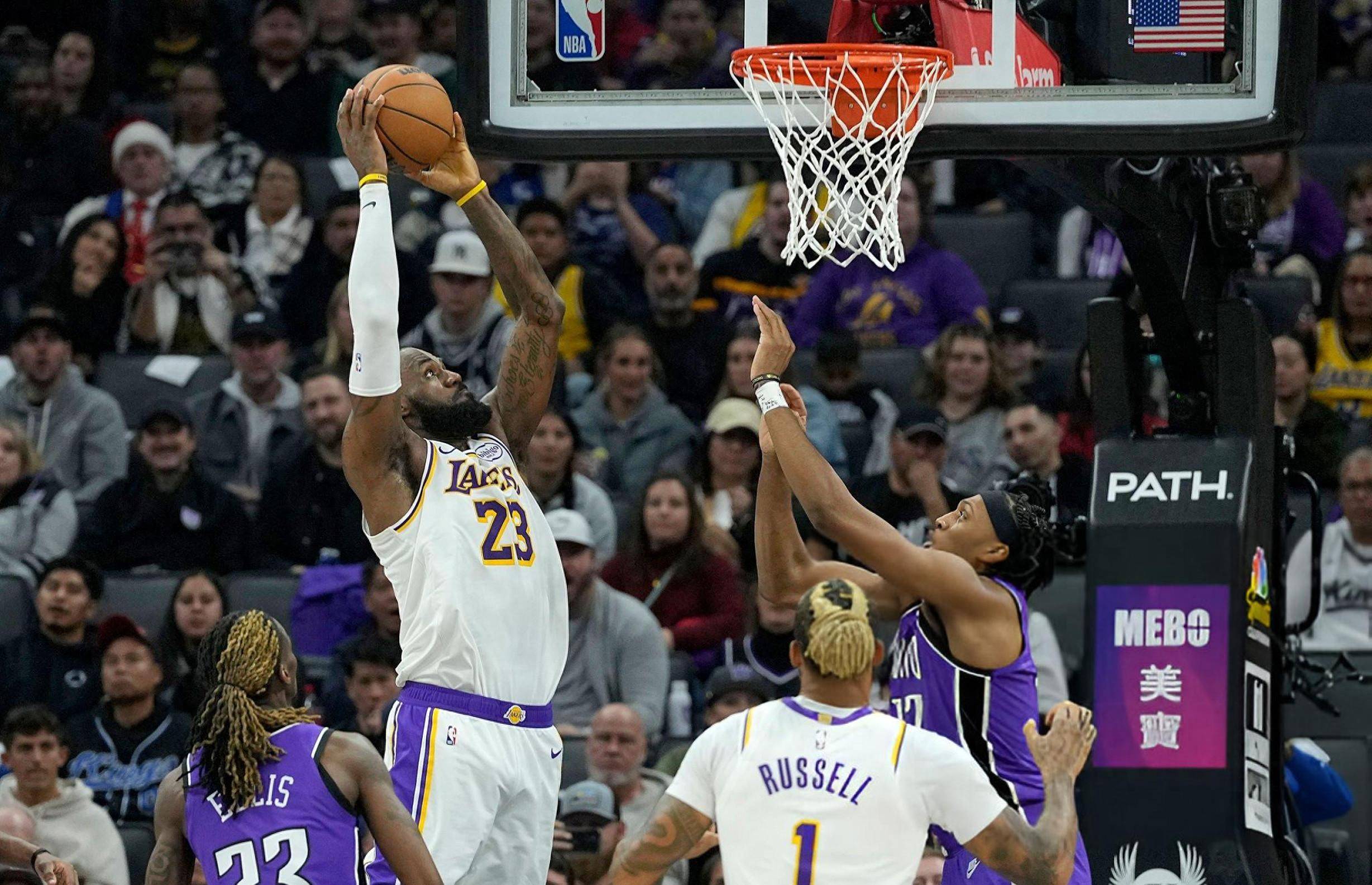 湖人交易拉塞尔+首轮换德罗赞,阵容再升级 湖人交易拉塞尔+首轮换德罗赞,阵容再升级