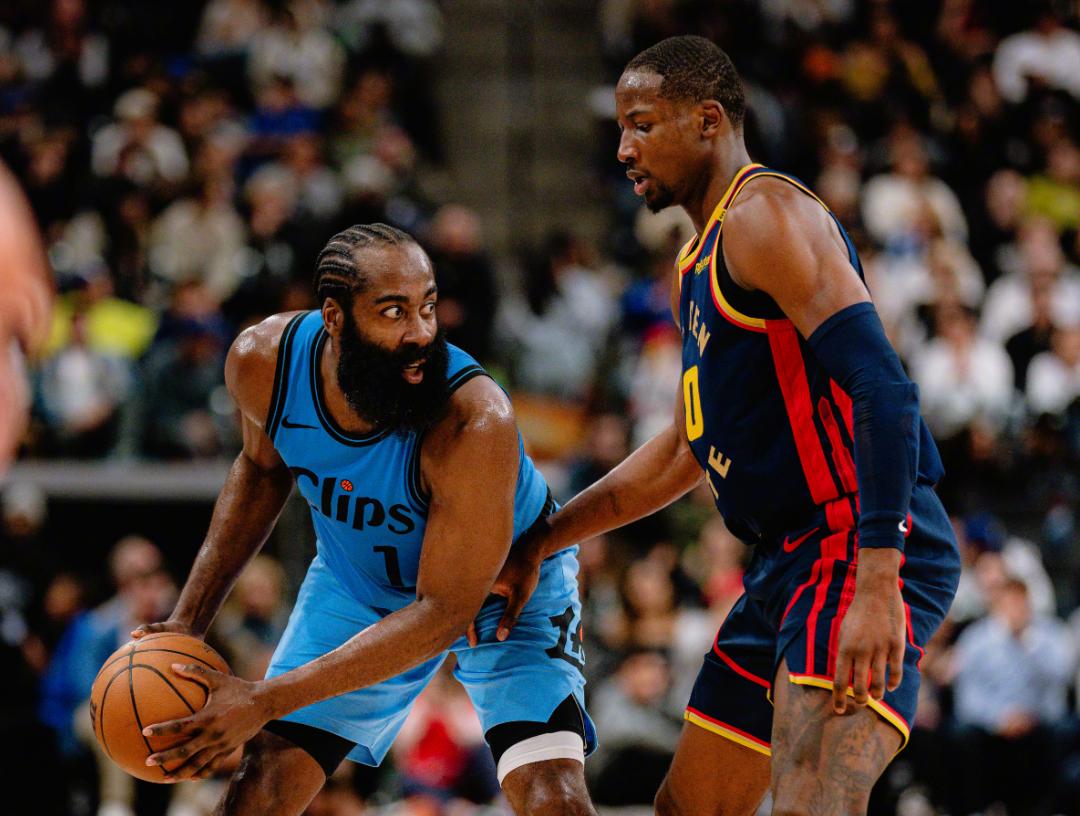 九游体育官网-球星之间的友谊or敌对关系