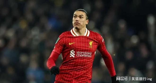 伪九号战术:现代中锋的转型之路的简单介绍 伪九号战术:现代中锋的转型之路的简单介绍