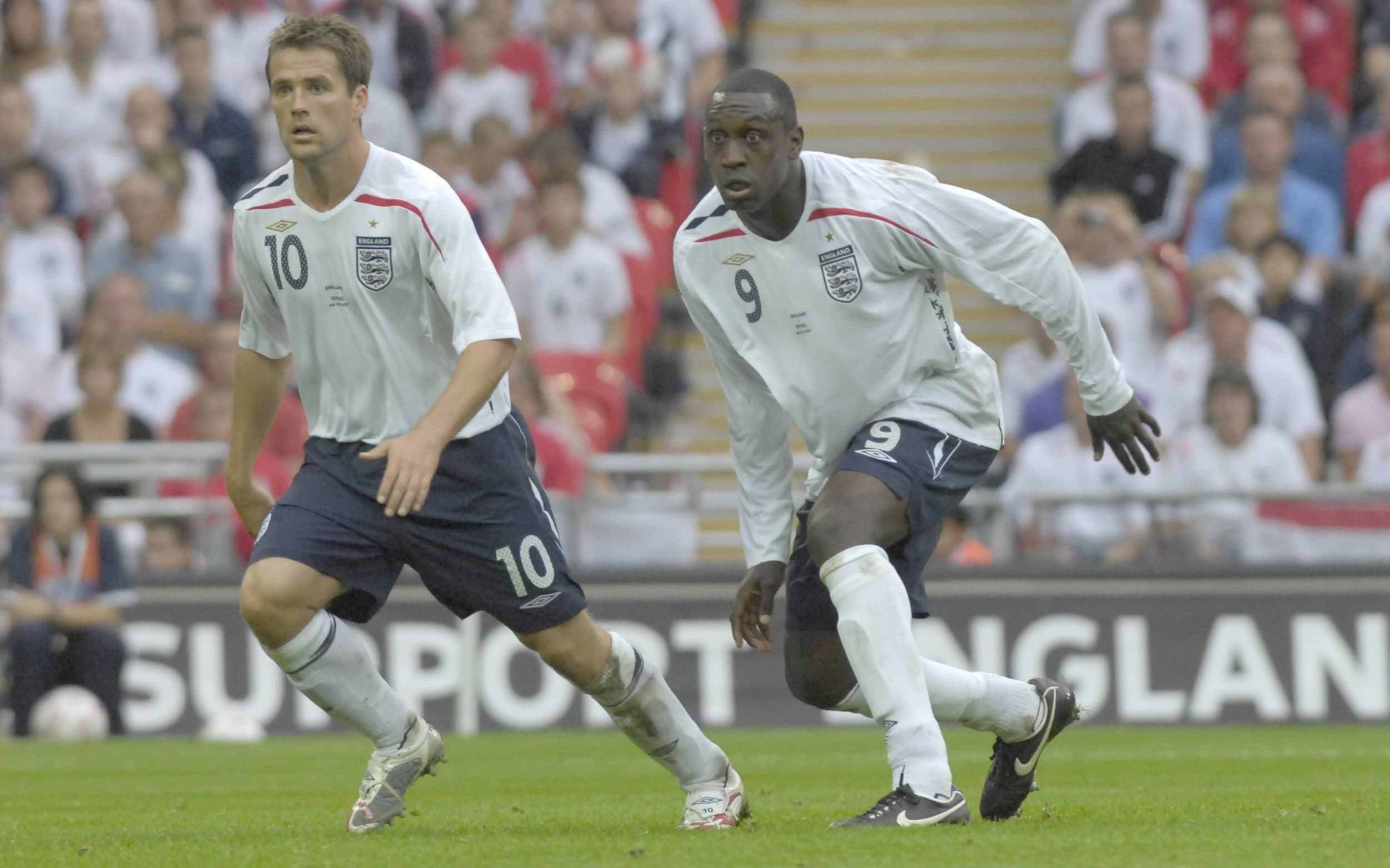 伪九号战术:现代中锋的转型之路的简单介绍 伪九号战术:现代中锋的转型之路的简单介绍