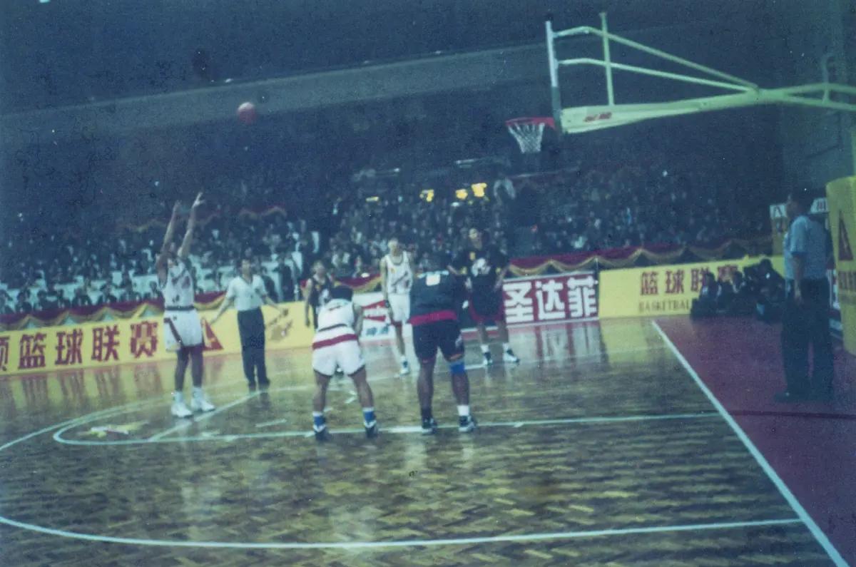 九游体育入口-篮球记忆：甲A联赛到CBA的演变
