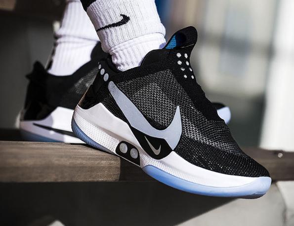 关于篮球装备销量增长：国产球鞋抢占市场的信息