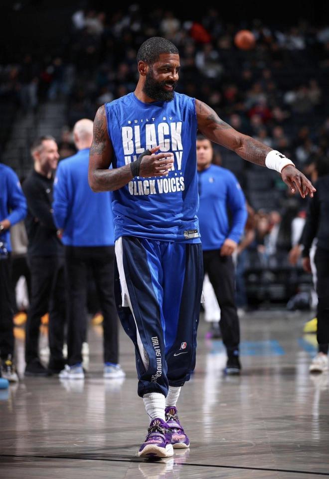 关于欧文斋月期间送球迷食物,善举获赞的信息 关于欧文斋月期间送球迷食物,善举获赞的信息