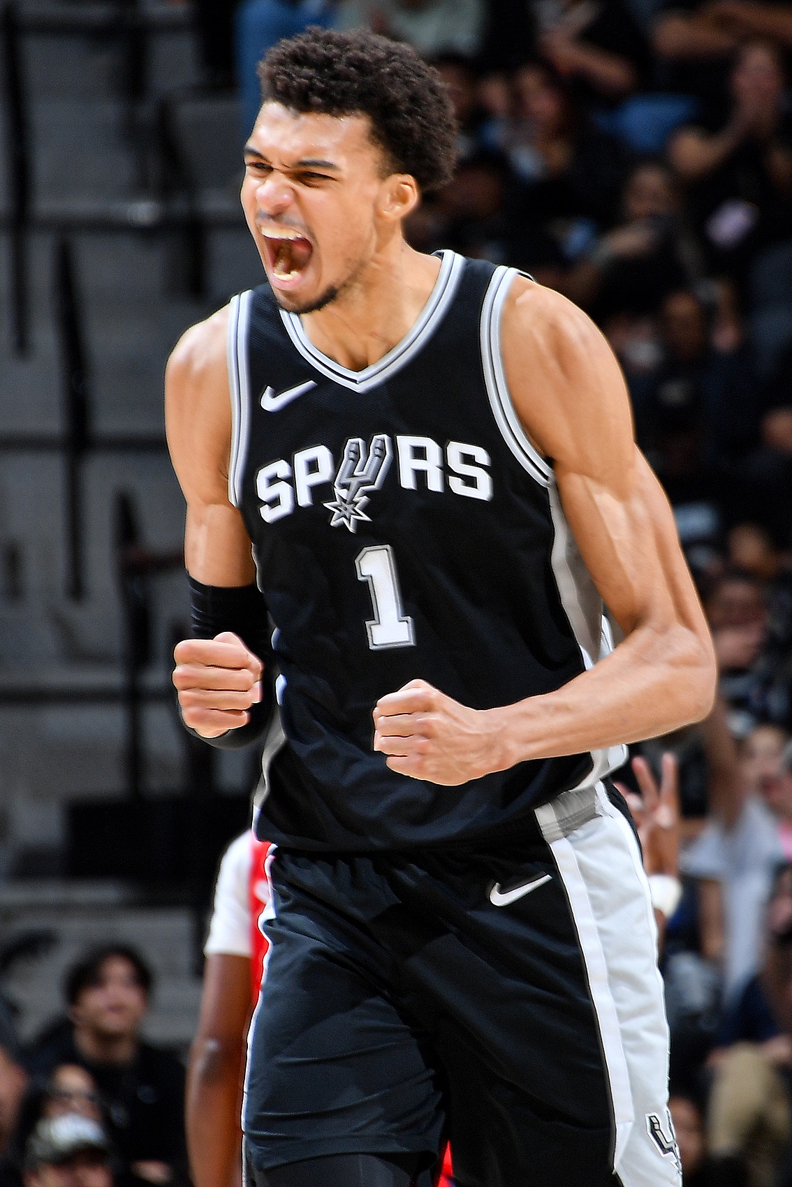 九游体育-包含文班亚马季后赛首秀30+10，马刺未来可期的词条