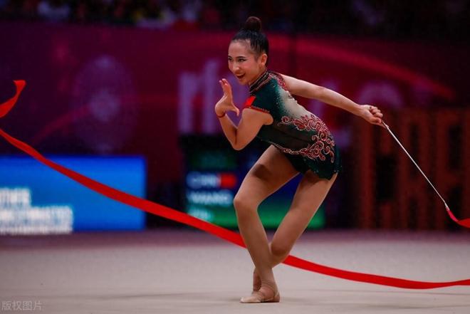包含体操世界杯中国小将完美发挥，摘得全能金牌的词条