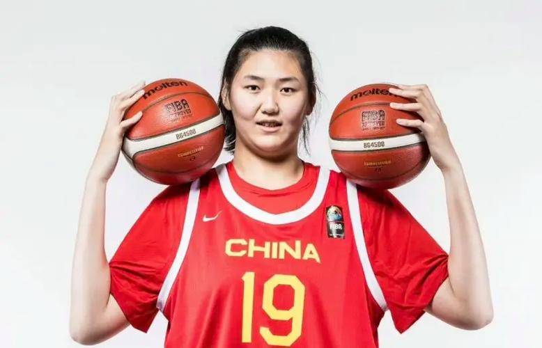 女篮世界杯亚军:中国篮球的骄傲 女篮世界杯亚军:中国篮球的骄傲