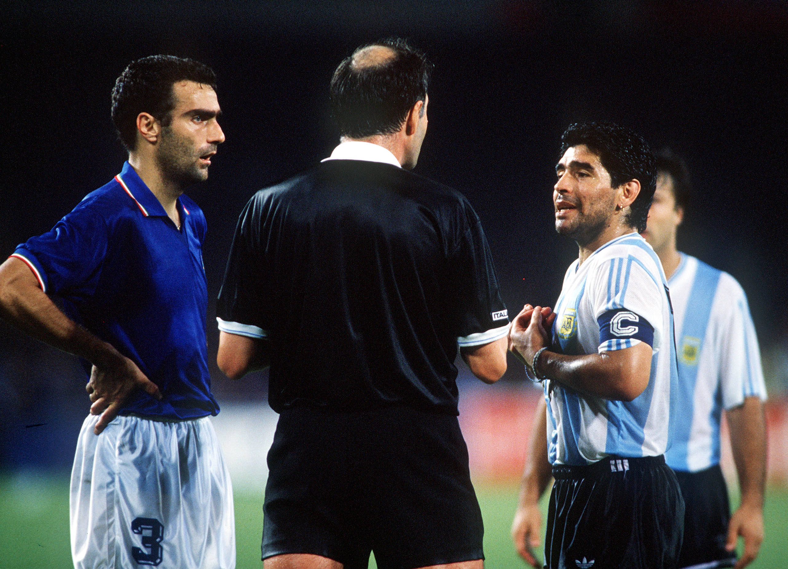 九游体育注册-包含罗马的穆里尼奥时代：特殊一个的意甲遗产的词条